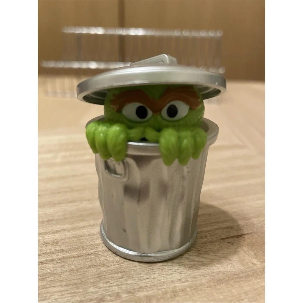 Sesame Street Oscar The Grouch 2.5